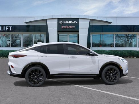 New 2026 Buick Envista Sport Touring image 5