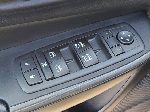 Used 2015 Jeep Cherokee Limited w/ Luxury Group image 18