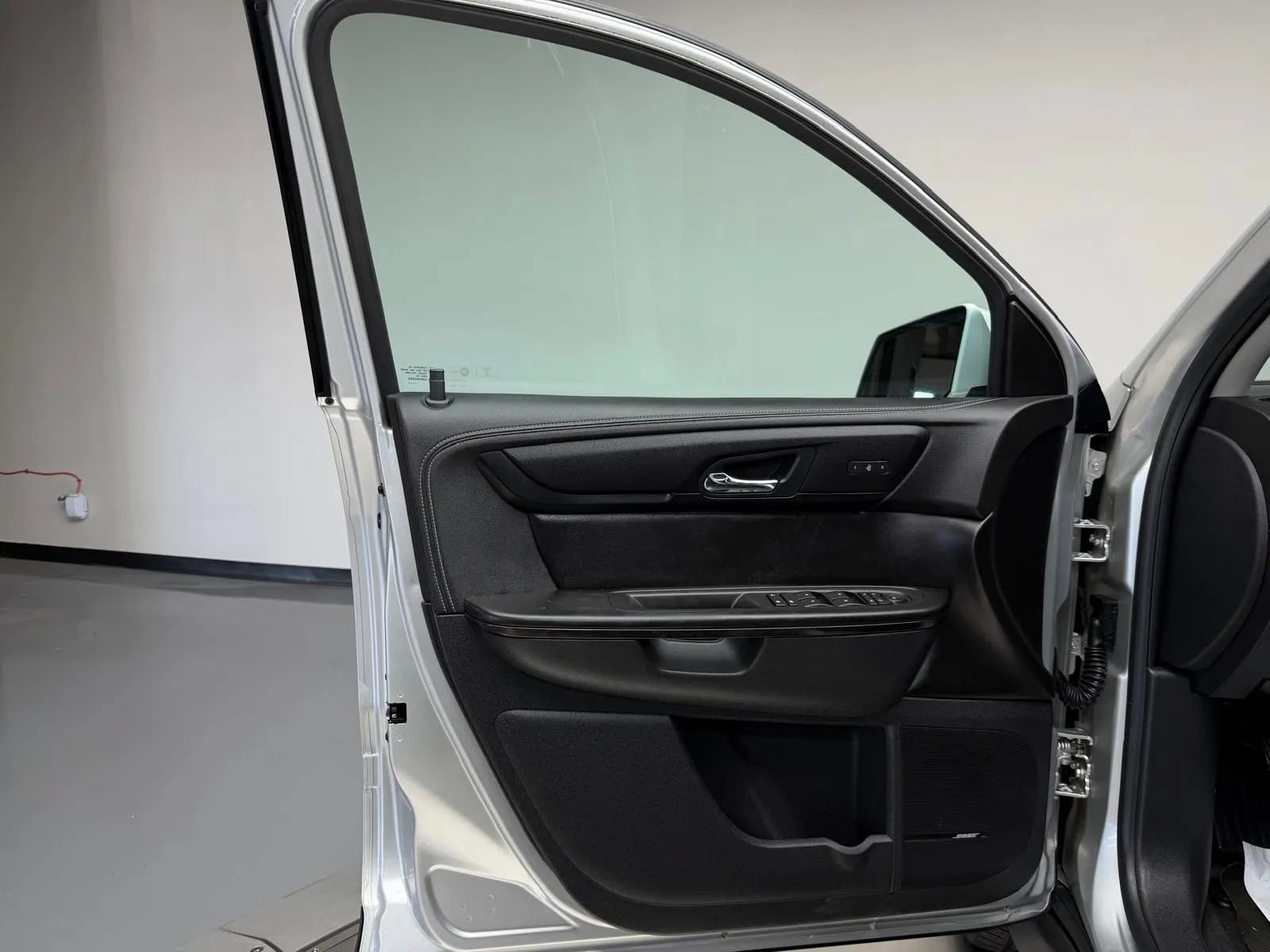 Used 2017 Chevrolet Traverse Premier FWD image 26