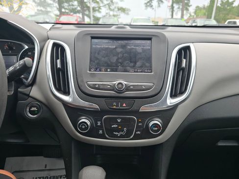 Certified 2023 Chevrolet Equinox LS w/ LS Convenience Package FWD image 17