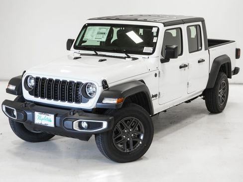New 2026 Jeep Gladiator Sport image 2