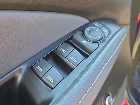 Used 2024 Buick Enclave Essence FWD image 19