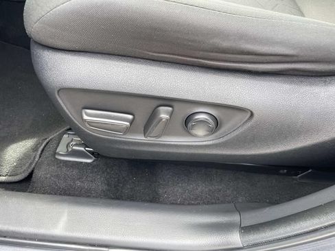 Used 2024 Toyota RAV4 XLE FWD image 22