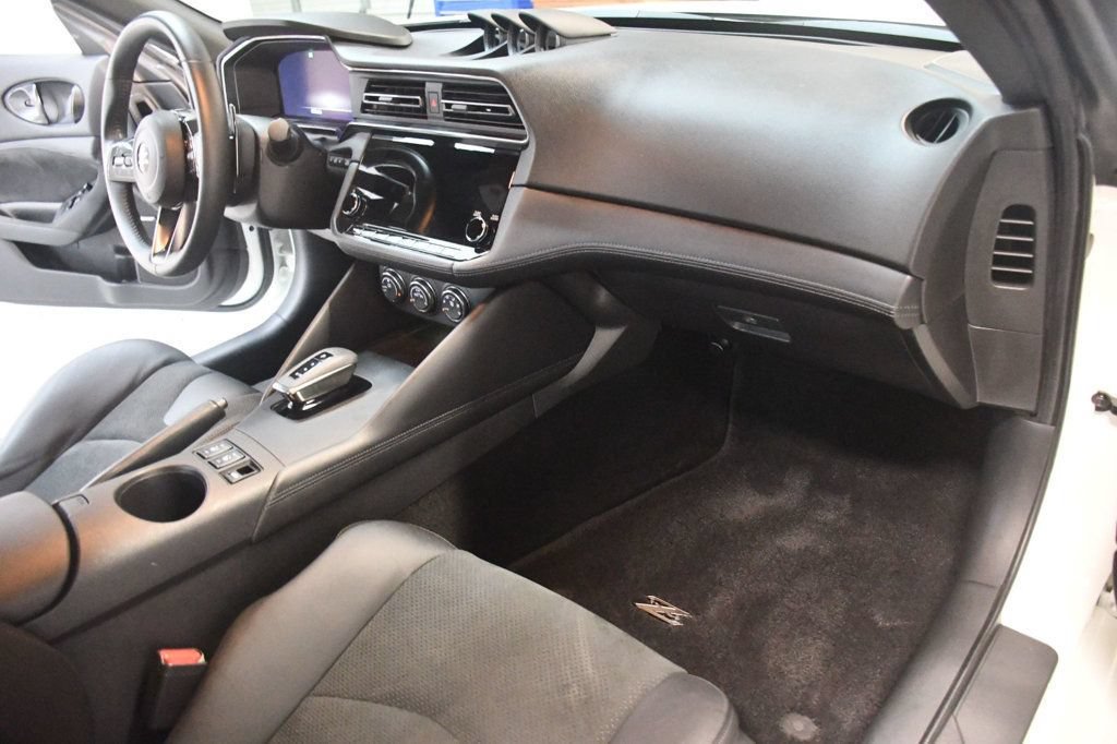 Used 2025 Nissan Z Performance w/ Floor Mat Package RWD image 27