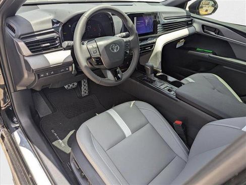 New 2025 Toyota Camry SE image 3
