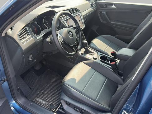 Used 2019 Volkswagen Tiguan SE AWD/4WD image 11