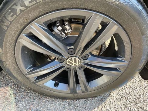 Used 2023 Volkswagen Jetta SE w/ Panoramic Sunroof Package image 9