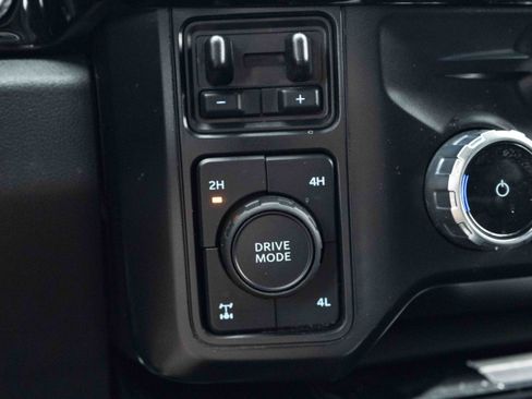 Used 2023 Ford F250 Lariat w/ Lariat Ultimate Package AWD/4WD image 38