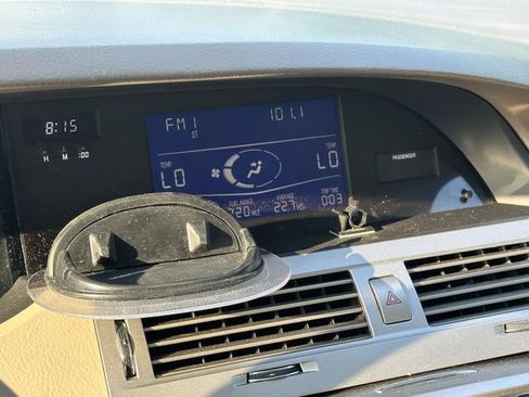 Used 2010 Toyota Avalon Limited FWD image 28