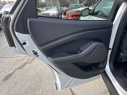 Used 2022 Ford Mustang Mach-E Select image 25