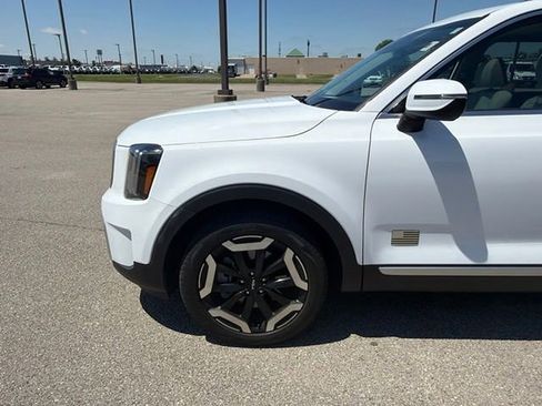 Used 2025 Kia Telluride EX w/ EX Captain's Chair Package FWD image 10