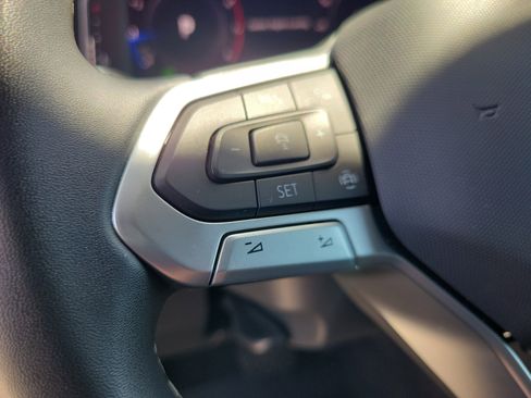 Used 2023 Volkswagen Atlas Cross Sport SE image 25