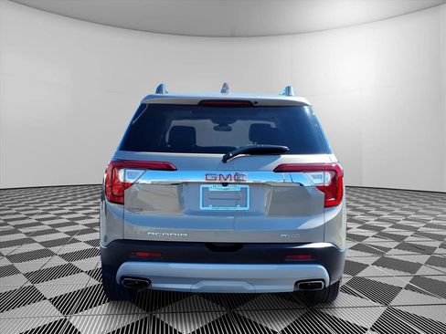 Used 2022 GMC Acadia SLT w/ Preferred Package image 7