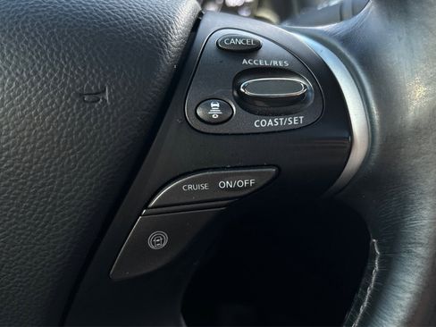 Used 2016 INFINITI Q70 L 3.7 w/ Deluxe Touring Package image 34