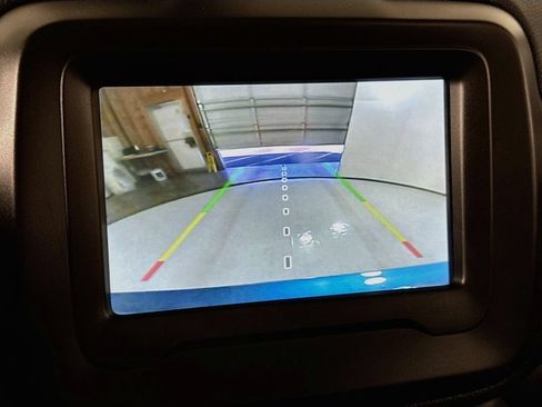 Used 2021 Jeep Renegade Latitude AWD/4WD image 33