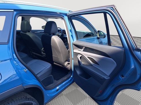 New 2025 Volkswagen Tiguan SE AWD/4WD image 15