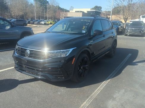 Used 2024 Volkswagen Tiguan SE R-Line image 7