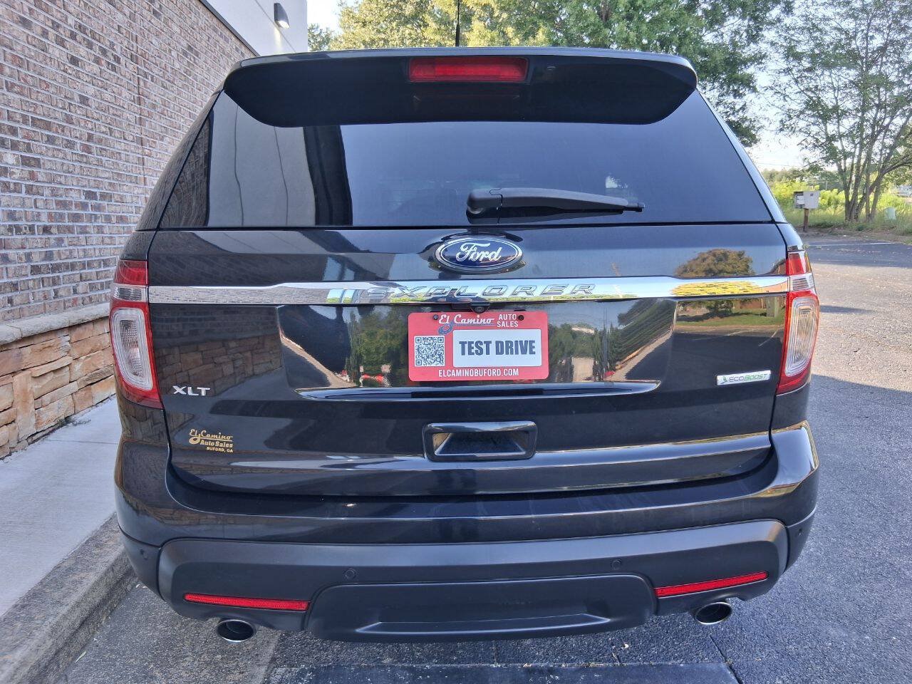 Used 2015 Ford Explorer XLT w/ Equipment Group 202B FWD image 4