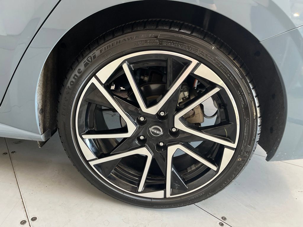 Used 2025 Nissan Sentra SR FWD image 14