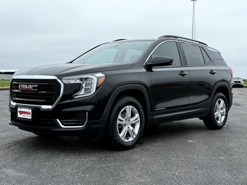 Certified 2024 GMC Terrain SLE w/ Driver Convenience Package AWD/4WD image 8