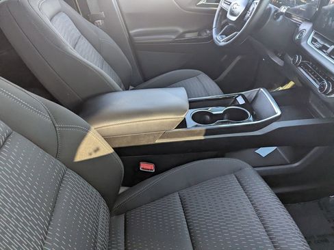 Used 2025 Chevrolet Equinox LT image 12