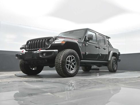 Used 2024 Jeep Gladiator Rubicon w/ Convenience Group image 32