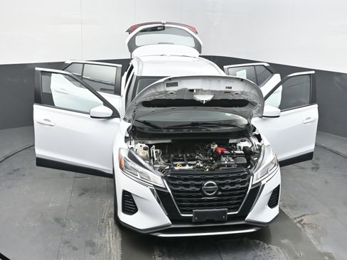 Used 2021 Nissan Kicks SV image 35
