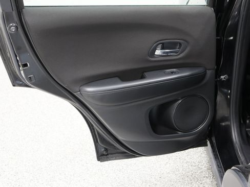 Used 2017 Honda HR-V LX image 22