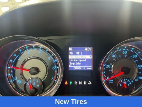 Used 2016 Chrysler Town & Country Touring FWD image 15