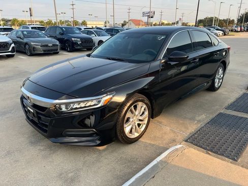 Used 2018 Honda Accord LX image 1