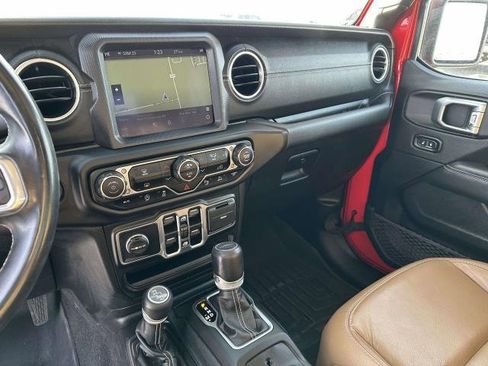 Used 2020 Jeep Gladiator Overland image 13