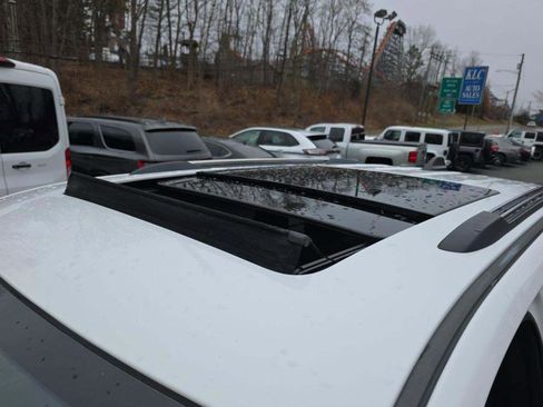 Used 2017 Jeep Grand Cherokee Limited w/ Luxury Group II image 8