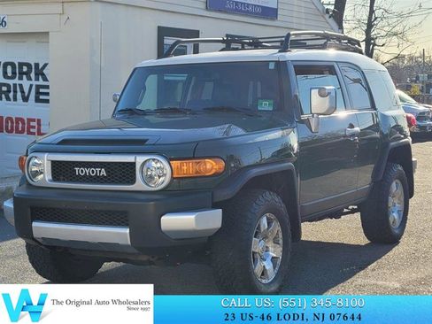 Used 2010 Toyota FJ Cruiser Base image 3