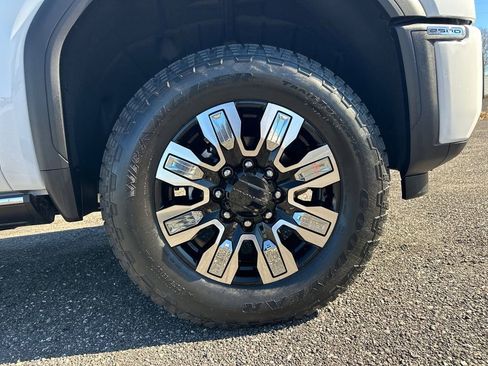 New 2026 GMC Sierra 2500 Denali w/ Denali Reserve Package AWD/4WD image 13