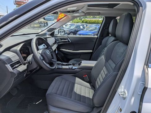 New 2026 Mitsubishi Outlander SE FWD image 21