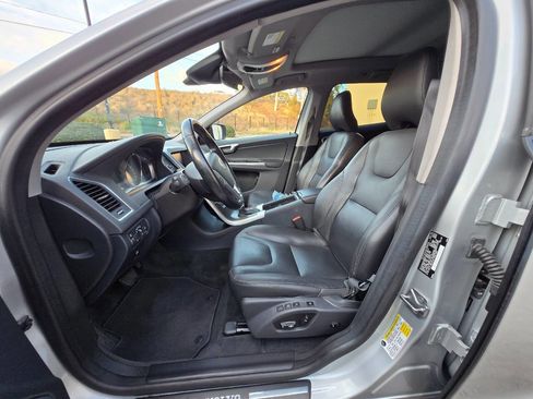 Used 2015 Volvo XC60 T5 Premier image 21