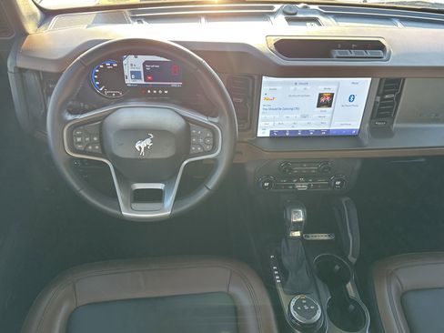 Used 2024 Ford Bronco Outer Banks image 23