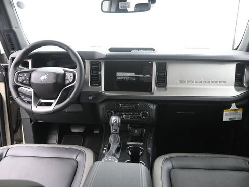 New 2026 Ford Bronco Outer Banks AWD/4WD image 25