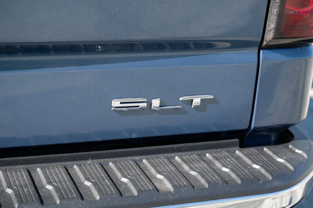 Used 2024 GMC Sierra 1500 SLT AWD/4WD image 17