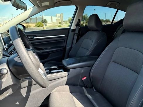 Certified 2023 Nissan Altima 2.5 SV FWD image 12