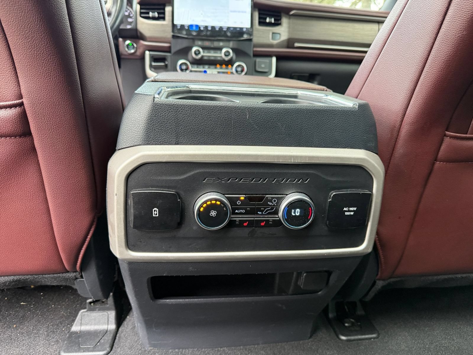 Used 2024 Ford Expedition Limited AWD/4WD image 22