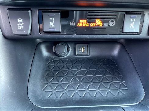 Used 2023 Toyota RAV4 XLE w/ Convenience Package AWD/4WD image 17