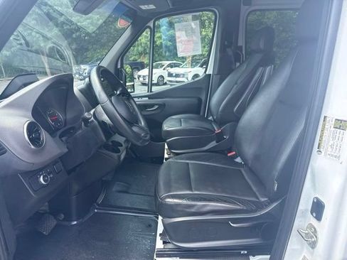 Used 2025 Mercedes-Benz Sprinter 2500 image 11
