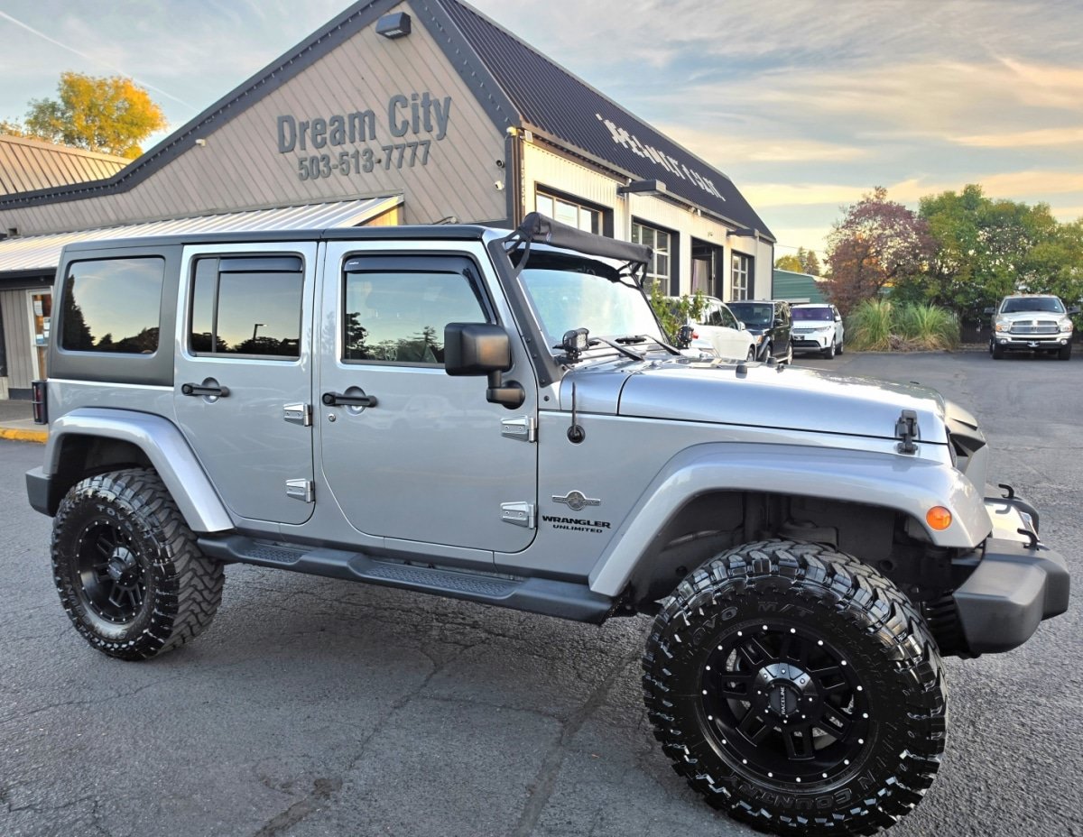Used 2014 Jeep Wrangler Unlimited Sport AWD/4WD image 3