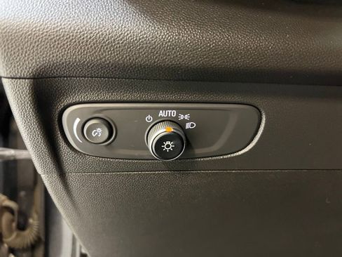 Used 2022 Buick Envision Preferred FWD image 17