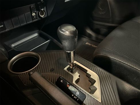 Used 2015 Toyota RAV4 XLE image 19