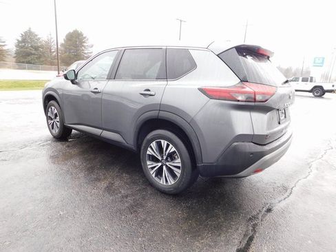 Used 2023 Nissan Rogue SV image 5