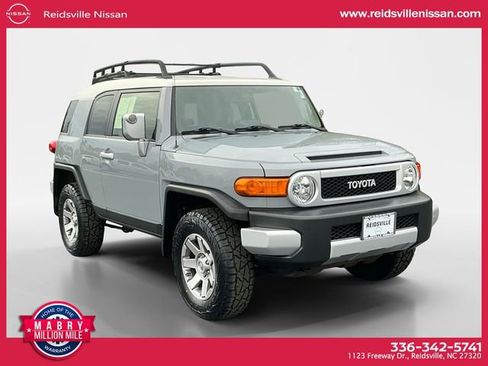 Used 2014 Toyota FJ Cruiser 4WD image 8