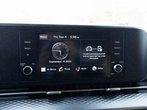 Used 2024 Kia Carnival LX image 22