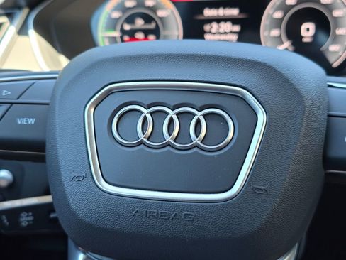 Used 2024 Audi Q5 e Prestige w/ Prestige Package image 22